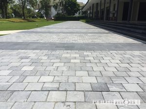 bluestone tumbled for driveway and walkway หินธรรมชาติรุ่น bluestone tumbled ใช้งานสำหรับปูทางเดินและทางรถวิ่ง