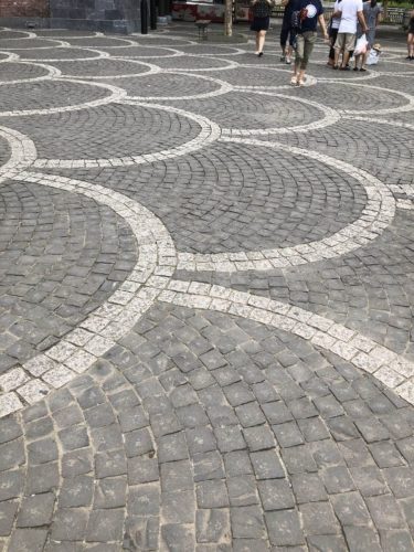 hsn-basalt-cobblestone-outdoor-circular-paving