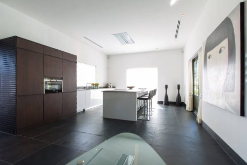 hsn-black-berry-flooring-interior-modern-kitchen