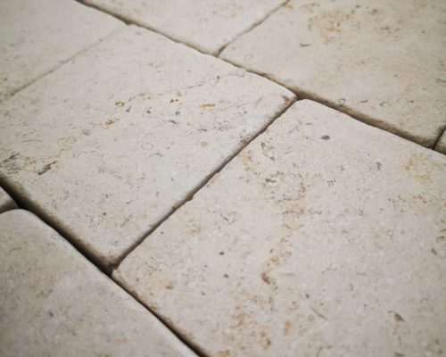 hsn-ceara-limestone-tumbled-zoom-in-details