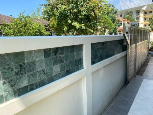 hsn-charko-emerald-polished-mosaic-feature-wall-installed