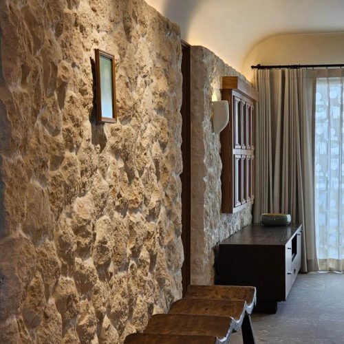 hsn-classic-white-flagstone-interior-wall-cladding-installed-side