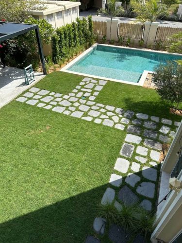 hsn-etna-lava-sawn-step-stone-hand-split-edge-garden-path-installed-top-view