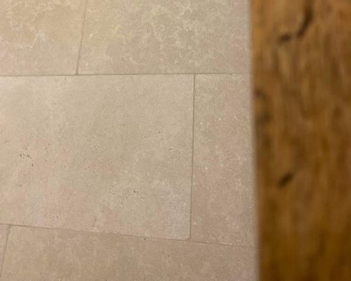 hsn-poleido-limestone-sandblastedbrushed-zoom-in