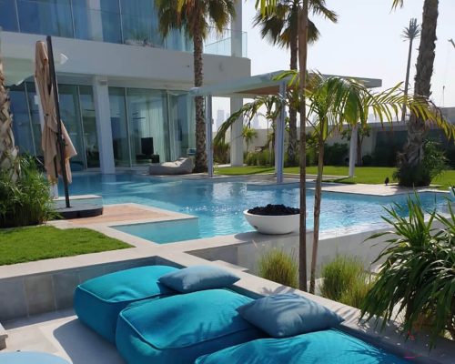 hsn-royal-white-luxury-pool-installation-dubai-seating-area