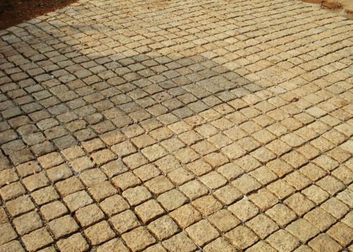 hsn-yellow-granite-cobblestone-detail-side